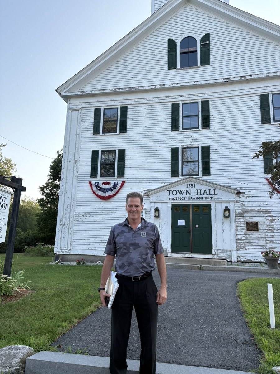 Terrific night with the Mont Vernon GOP. Spent a good hour and a half answering questions and earning their support. Thank you for joining Team Brown. This campaign will be won by doing it the New Hampshire way. #NHPolitics