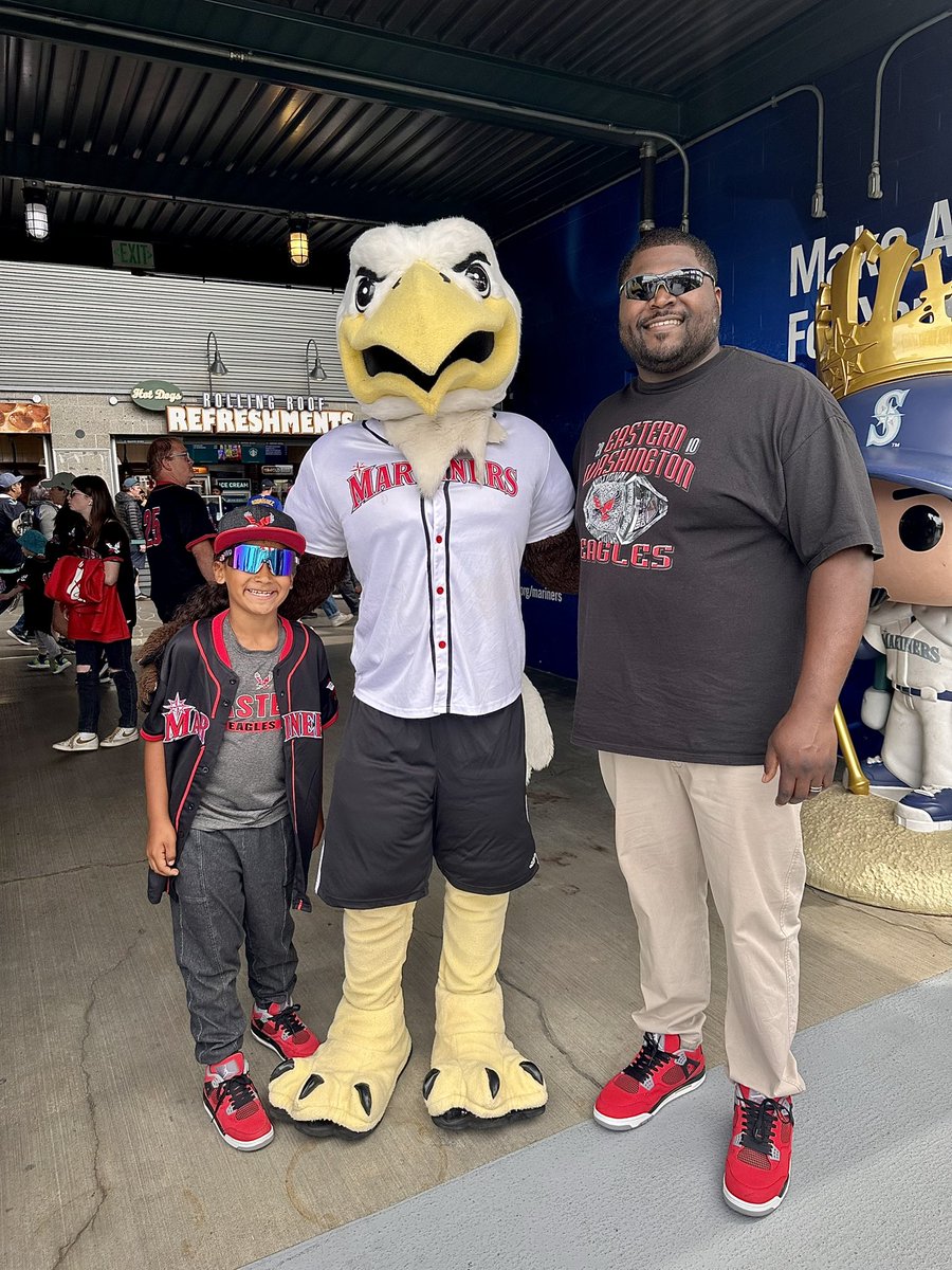 Renard Williams Sr. (@killawilliams98) on Twitter photo ..<a href="/EWUEagles/">EWU</a> Day with <a href="/Mariners/">Seattle Mariners - y</a>! Such a special event put on by <a href="/EWUalumni/">EWU Alumni</a>, my family & I will always support, because Eagles do it BEST! 💍🤞🏾🦅 ..<a href="/EWUEagles/">EWU</a> Day with <a href="/Mariners/">Seattle Mariners - y</a>! Such a special event put on by <a href="/EWUalumni/">EWU Alumni</a>, my family & I will always support, because Eagles do it BEST! 💍🤞🏾🦅