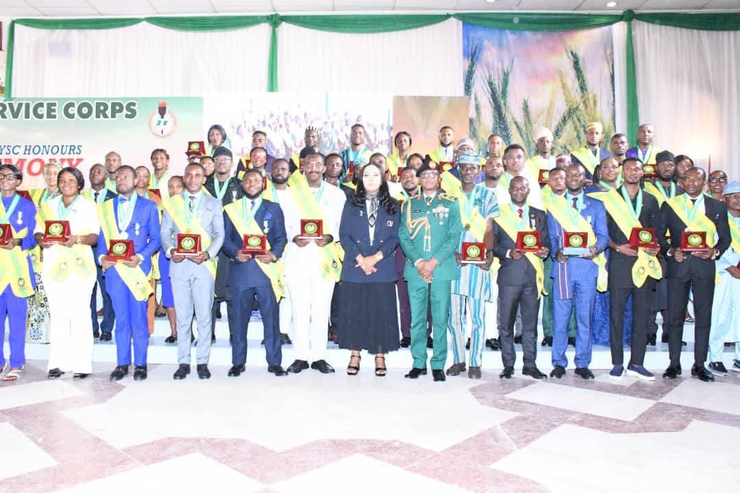 Tinubu Offers Automatic Employment, Scholarship Cash To 210 Ex-Corps Members 
facebook.com/share/p/1Gcg4H…