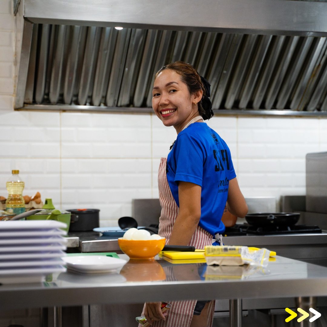 kombatgroup's tweet image. Ever felt like life’s too loud and you just need space to reset?🧭 This is your sign to start your journey.
#ThailandRetreat #MuayThaiCamp #SoloTravel #WellnessJourney #MartialArtsTraining #FitnessEscape #TransformationTrip #MindBodyReset #MuayThaiThailand #KombatGroupThailand