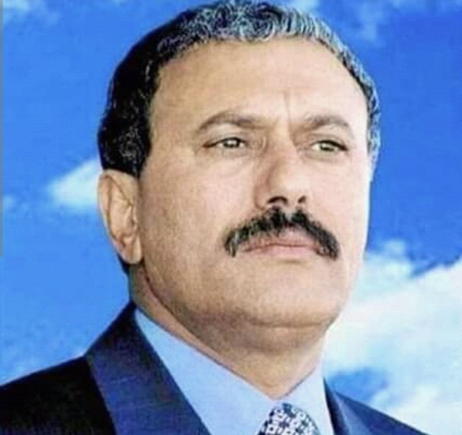 لنعترف كلنا اليوم
بكل شجاعة أدبية نحن ابناء الشعب
اليمني من الشمال الى الجنوب

اننافرطنا بزعيمناصالح
لتقتلة ذئاب الخوثيين والإخوان

هؤلاءالذئاب المشردة والجائعة لم
تكتفي بقتل زعيمنا

بل دمرت بلادنا وقتلت أبنائنا
ونهبت رواتبنا ومواردنا

والسبب اننا فرطنا بزعيمنا ولم
نقف إلى جانبة