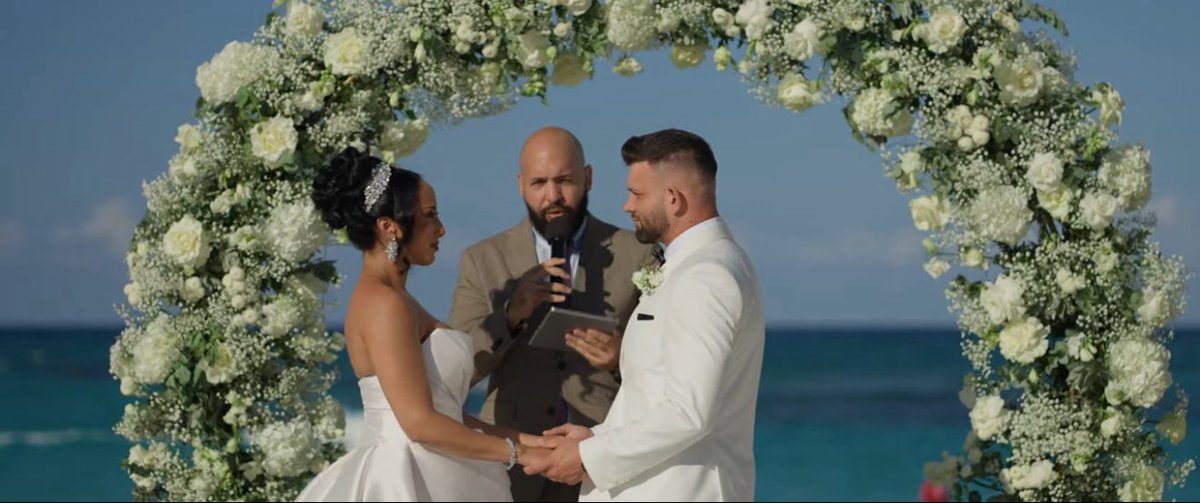Enjoy our full wedding video ❤️

youtu.be/I6BJlVKhkMY?si…