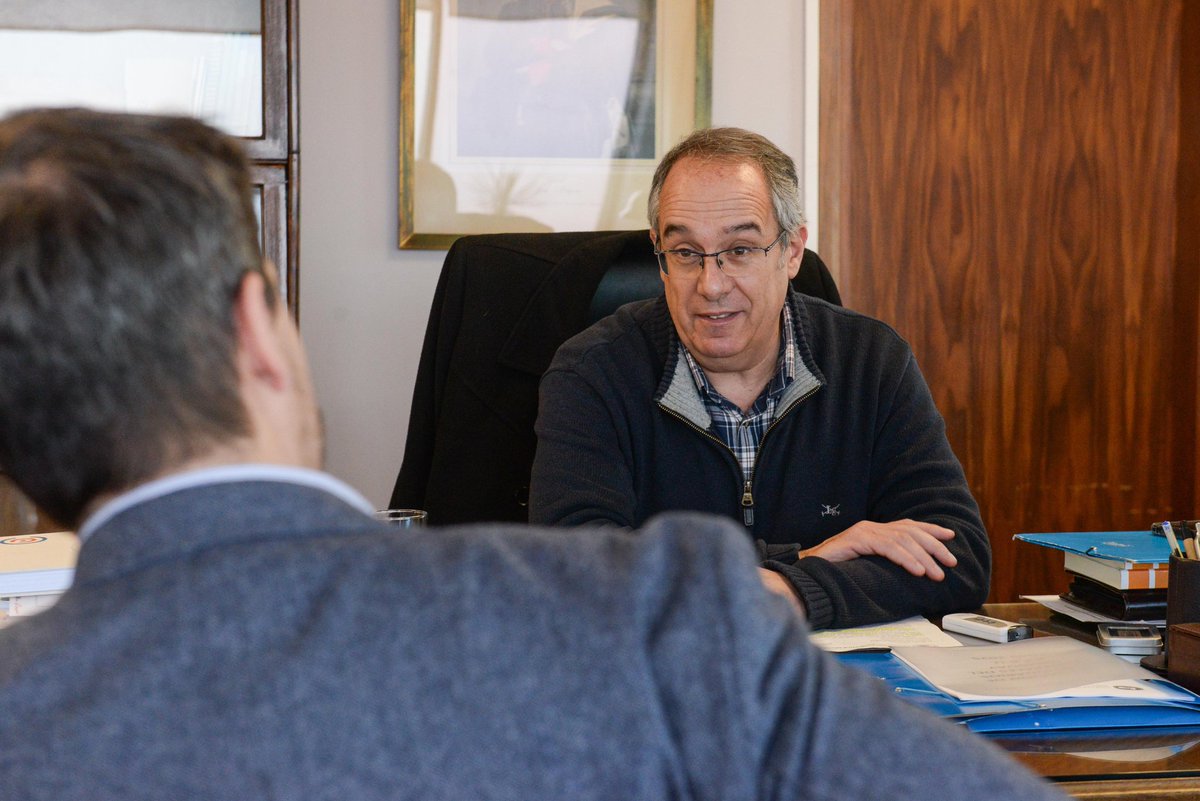 Hoy tuvimos una extensa conversación con el ministro del <a href="/MEC_Uruguay/">Ministerio de Educación y Cultura</a> <a href="/JoseCarlosMahia/">José Carlos Mahía</a>. Entre otros puntos, constituimos una agenda de trabajo para acercar la prevención del delito y la violencia al interior del país a través de los <a href="/espaciosmec_uy/">Espacios MEC</a>