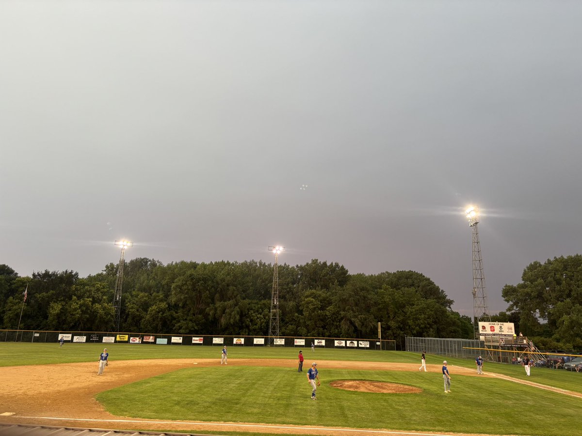 Bottom of the 4th here in Ortonville as the <a href="/RosenExpress/">Rosen Express</a> lead the <a href="/MorrisEaglesBB/">Morris Eagles</a> 4-3.