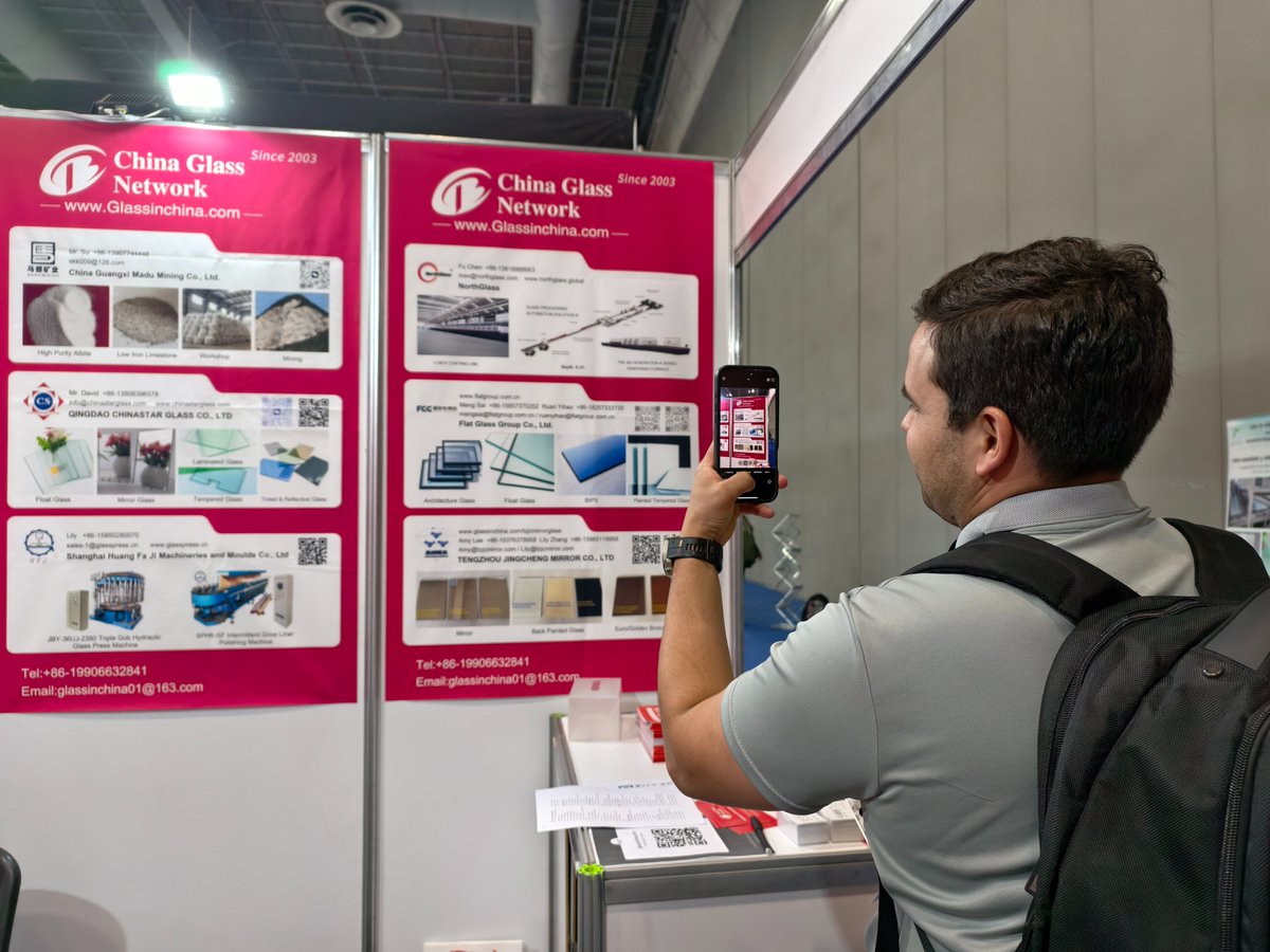 glassinchina01's tweet image. we are in Glasstech Mexico, attracting focus on our English Book and Wall Poster. More information, get in touch.
#chinaglass #glass #glassexport #sustainable #constructionglass #residential #window #door