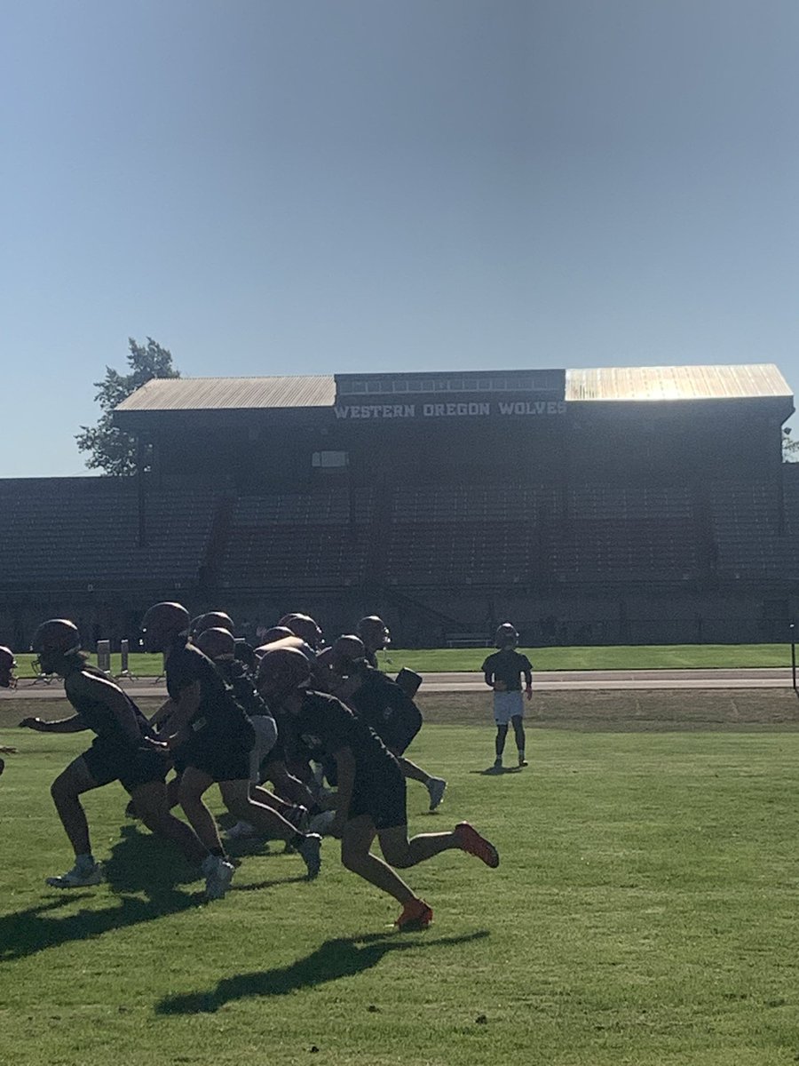 CoachDomser's tweet image. Stop 3! Practice at Western Oregon University! #BD2 #GoBethel @BrianHarris_WOU