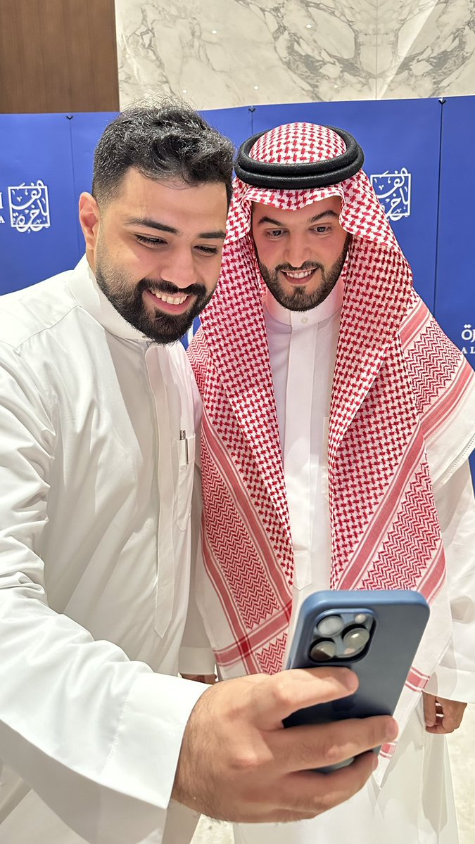 صورة للتاريخ ومع التاريخ نفسه 💙💙

#شكرا_فهد_بن_نافل #الهلال