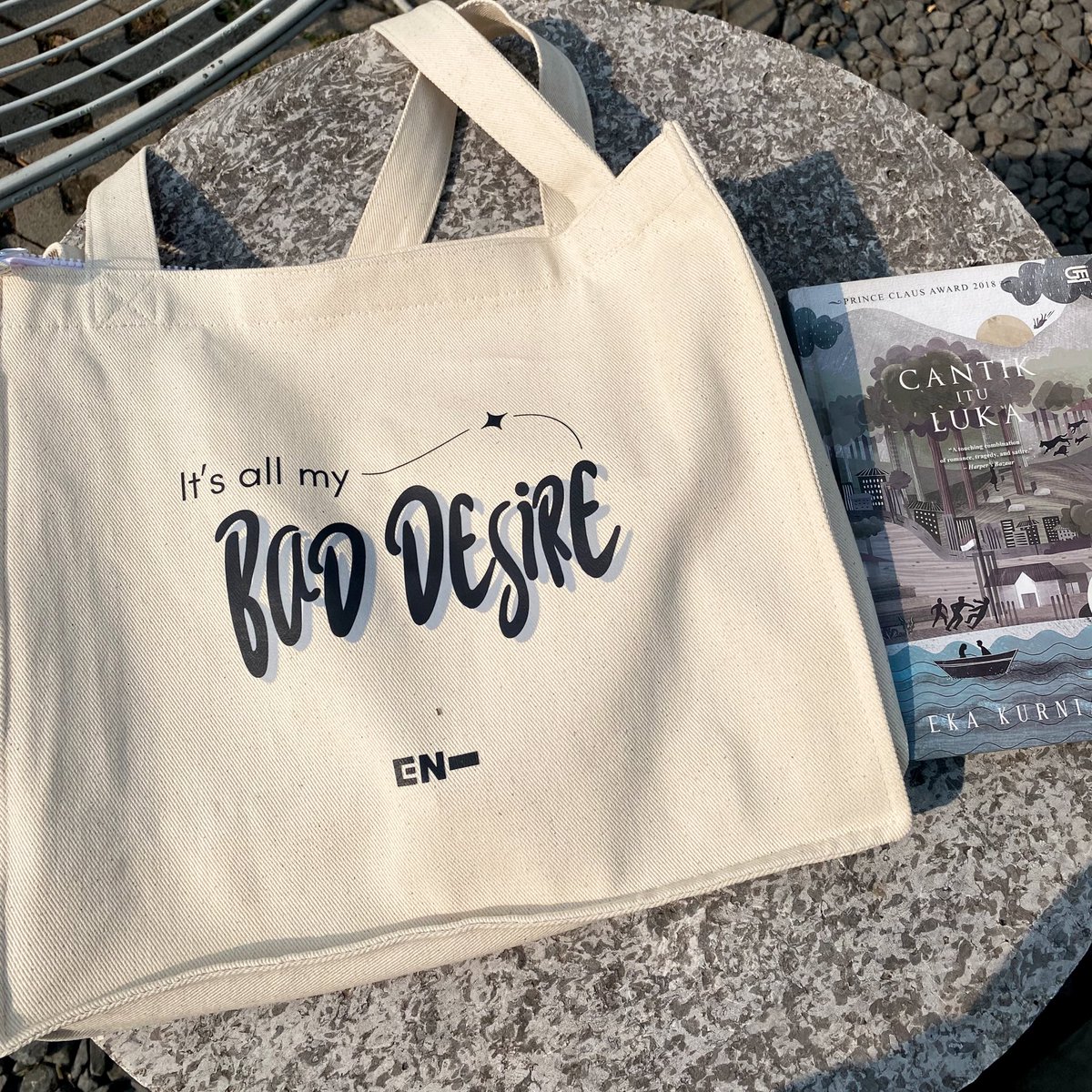 cozycartid's tweet photo. HELP RT
.
.
.
[OPEN PO] 
“it’s all my bad desire” totebag 
• 30/07 - 16/08
• 85k 
• link PO : https://t.co/VgRETPhN0C https://t.co/ZIMgdQL9Sj