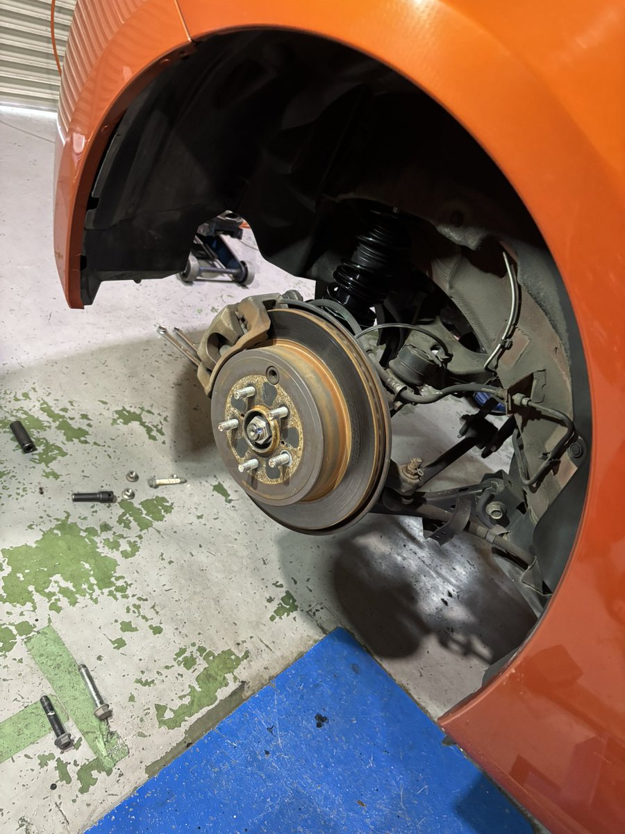 supermade_com's tweet image. 本日は足回りから！