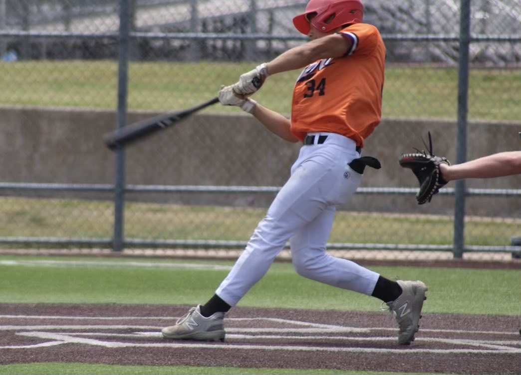 BDom_2seam's tweet photo. Big weekend w/ @VToolShowcase 🔥
Repping Dallas Tigers–Smith 2028 at the V Tool TX DFW Finale – 2026 Recruiting Preview

📍 Zadow Park | 🗓️ Friday, Aug 1
🕐 Games at 1:30 &amp; 3:45

Let’s work!
#uncommitted | #ClassOf2028 | #BaseballRecruit | #FiveToolTexas | #CollegeBaseball https://t.co/TToyP5hmKD