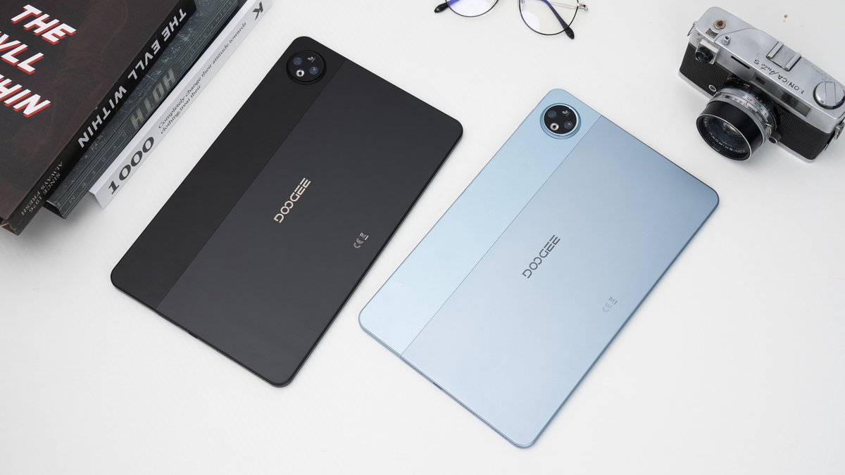 DOOGEE_official's tweet photo. Classic black or visionary blue? The only tough choice you’ll make—before conquering the workday. 📷
Know more:https://t.co/A4U4wimSkf
#Doogee #5GSpeed #smarttablet