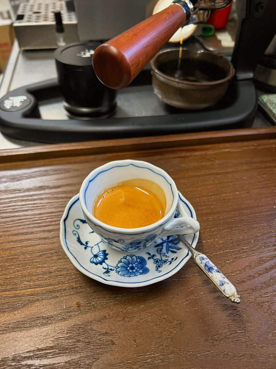 のんびり生活情報 (@sendai_jyouhou) on Twitter photo エスプレッソ
<a href="/nob_caffe/">NOB COFFEE</a> さん ウガンダ ルウェンゾリ ドンキー アフリカンムーン ナチュラル SL14 SL28 ターボショットで
フルーティーで華やかな香りと甘み、滑らかな口当たりの美味しい一杯
Flair 58+ In 16g Out 36g 純正バスケット シングルスパウト blind shaker 挽き目 3.8 17秒 エスプレッソ
<a href="/nob_caffe/">NOB COFFEE</a> さん ウガンダ ルウェンゾリ ドンキー アフリカンムーン ナチュラル SL14 SL28 ターボショットで
フルーティーで華やかな香りと甘み、滑らかな口当たりの美味しい一杯
Flair 58+ In 16g Out 36g 純正バスケット シングルスパウト blind shaker 挽き目 3.8 17秒