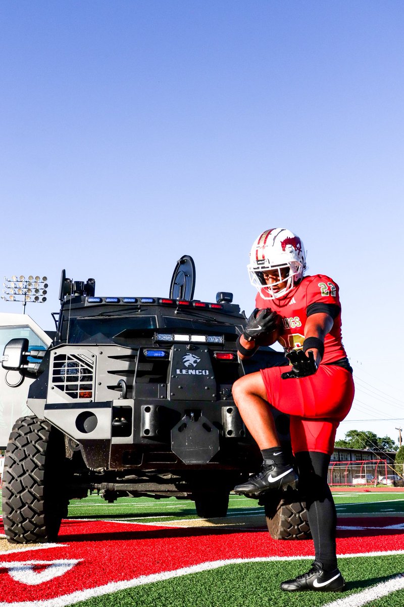 season ready!! #TME #stanggang 
<a href="/coacharoy/">Coach Roy</a> 
<a href="/CoachTjones1/">Coach Jones</a> 
<a href="/CoachNichols88/">Coach Nightmare Nichols</a>