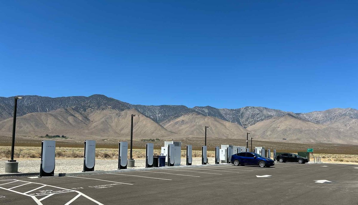 New Tesla Supercharger: Olancha, CA (16 stalls) 
tesla.com/findus?locatio…