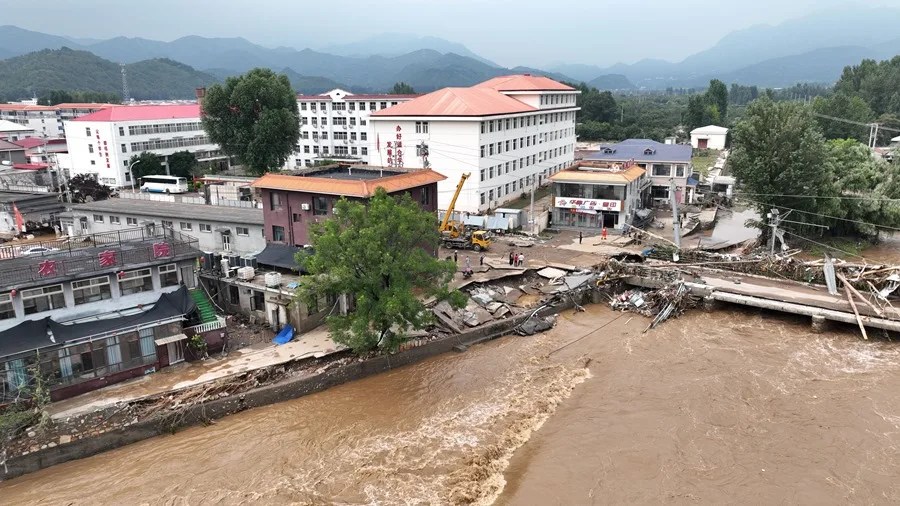 Seguimos con atención las noticias sobre las inundaciones en #Beijing y sus alrededores, que han ocasionado numerosas víctimas y daños materiales.

Sentidas condolencias y toda nuestra solidaridad al Partido, el gobierno y el pueblo de #China.
