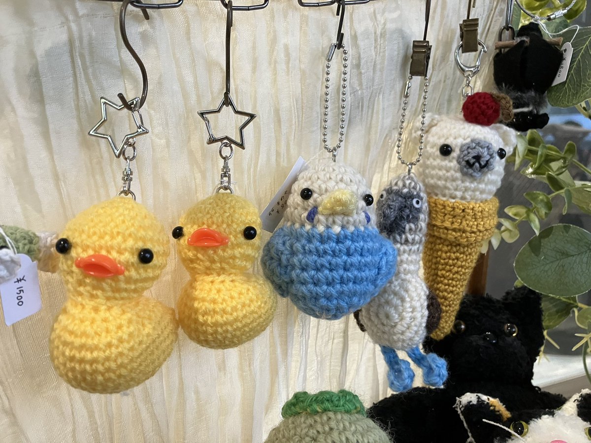 E*i様 ブロッコリーくんの編みぐるみキーホルダー〇 小*1様 ブロッコリーくんのキーホルダー〇 編みぐるみ Amazon.co