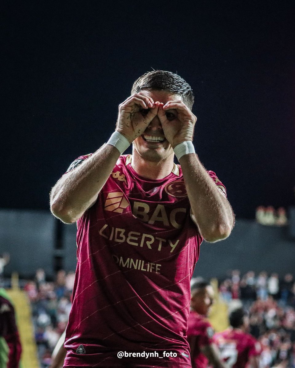 tdmascrc's tweet photo. El mejor lateral del fútbol tico 📸 @NunezBrendy https://t.co/rhgvLj12nU