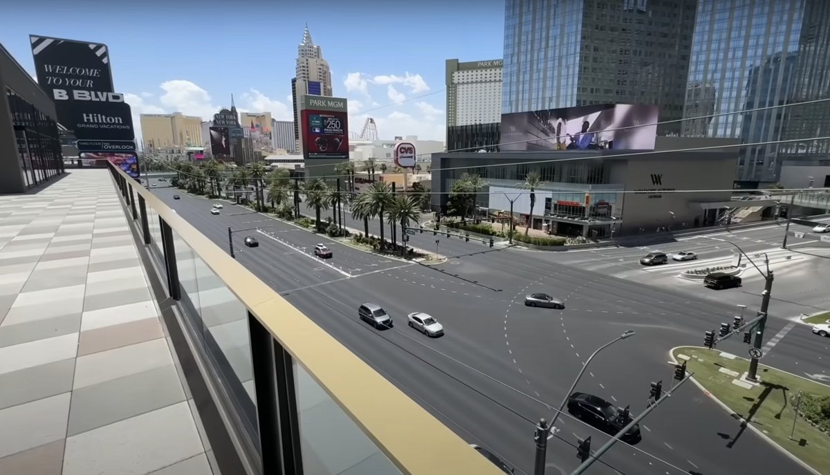 I come to Vegas every year at this same time, and last year these streets were packed.