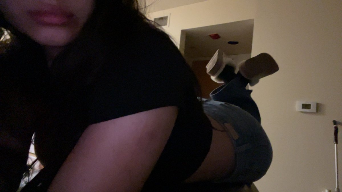 urgoddesslunaa_'s tweet photo. hey there simps💋 https://t.co/XCzKfOfWp9