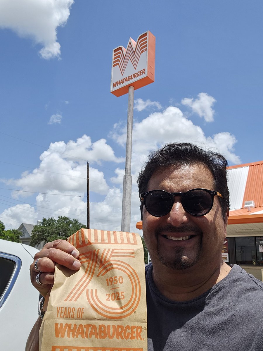 Road trip lunch break! 🍔
<a href="/Whataburger/">Whataburger®</a> 
#CueroTx