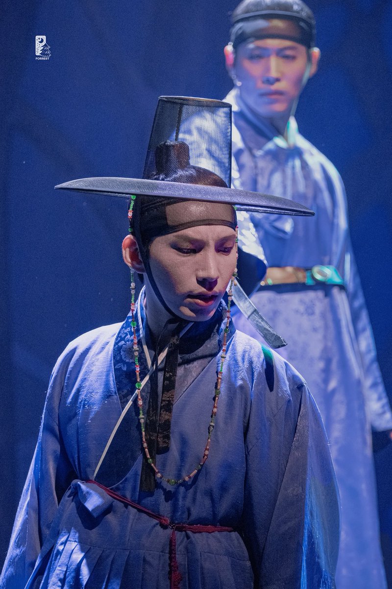 포 레스트 tweet media