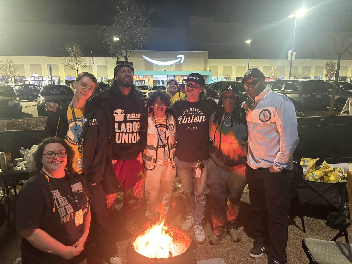 Chris Smalls told us how he handled an organizing convo with a zionist coworker. Chris told us about Palestine organizing in other countries he had visited — what worked, what didn’t. He was not going to sit home and watch this genocide.
Free Palestine, free Chris, free them all