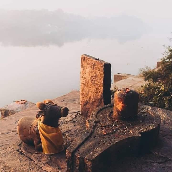ना पढ़ी है गीता मैंने ना वेदों का मुझे ज्ञान है,,🔱🚩
जब से जाना है तुम्हें मेरे महादेव तू ही मेरा भगवान है...