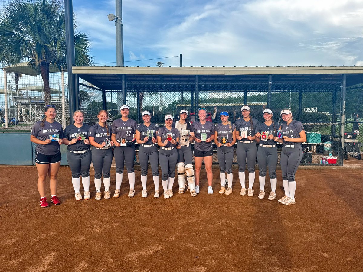 last time with my girls, love this team so much!!🫶🏼🫶🏼 
<a href="/IL_Firecrackers/">Illinois Firecrackers 18U Adkins</a>