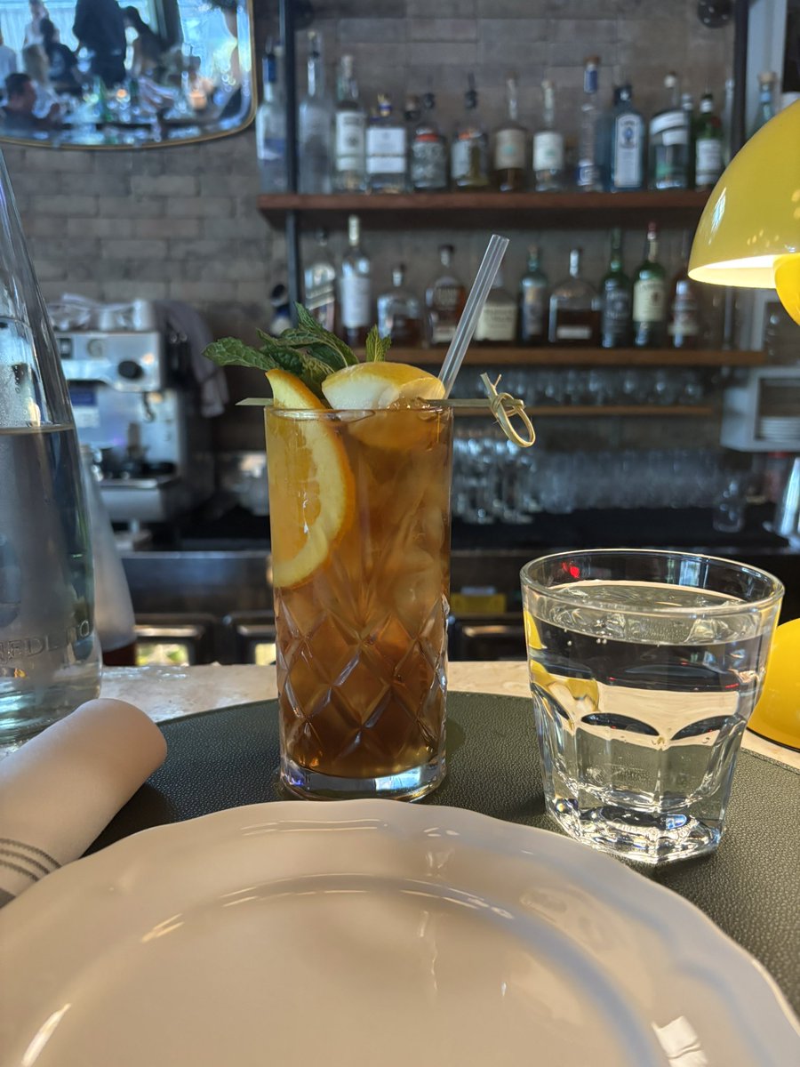 zebra3V1's tweet image. Pizza and Ice Tea.  Greenwich.