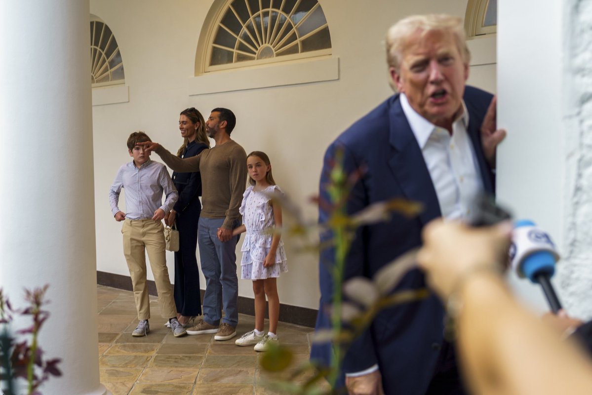 President Trump takes questions from reporters near the Palm Room of the White House in an unexpected trip towards the Oval Office, just after touching down from his trip to Scotland. 

#potus #trump #washington #marineone #photographer #SonyAlpha