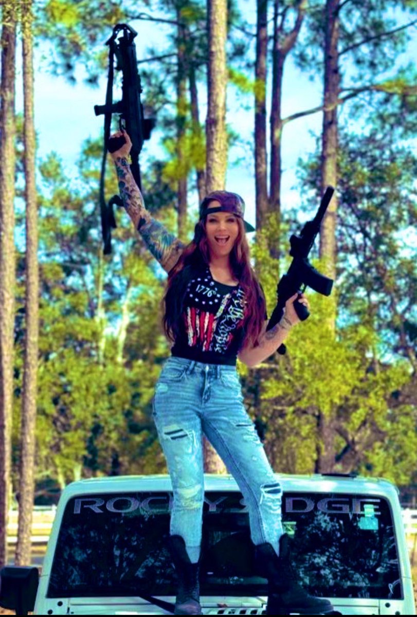American 🦅 &amp; Guns.

American Propaganda 🇺🇸