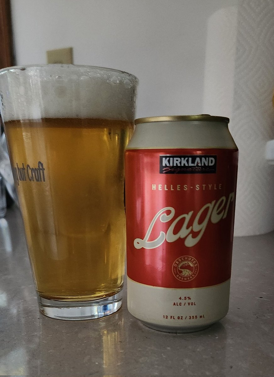 Ya encontré motivos para ir seguido al Costco. Grandiosa helles lager de <a href="/DeschutesBeer/">Deschutes Brewery</a> en #CervezasDeLaBarbaSabia