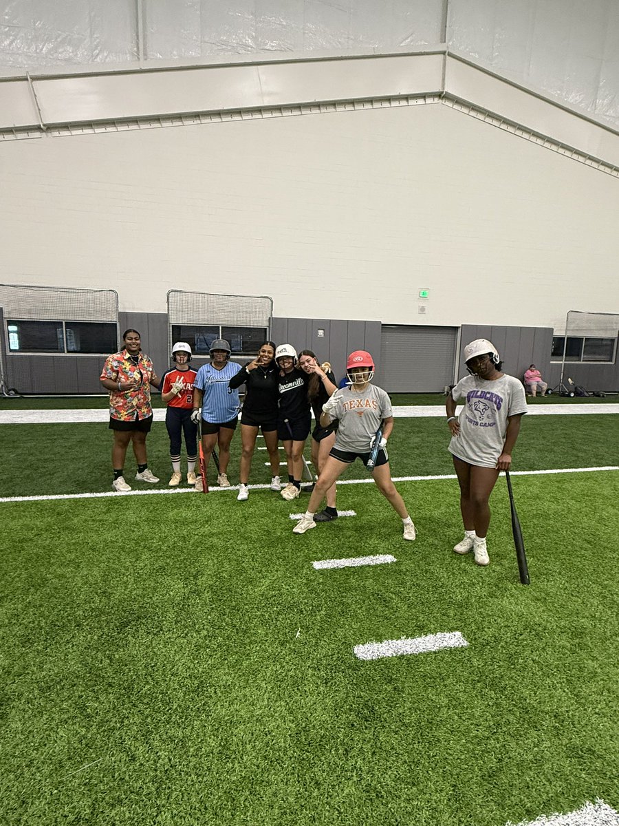Elgin Softball (@elginsoftball) on Twitter photo DAY 2! These girls brought the energy tonight 🤩 They definitely know the Lady Cat way!!!
#OTOTOF #TWW #EXCELLENCE DAY 2! These girls brought the energy tonight 🤩 They definitely know the Lady Cat way!!!
#OTOTOF #TWW #EXCELLENCE