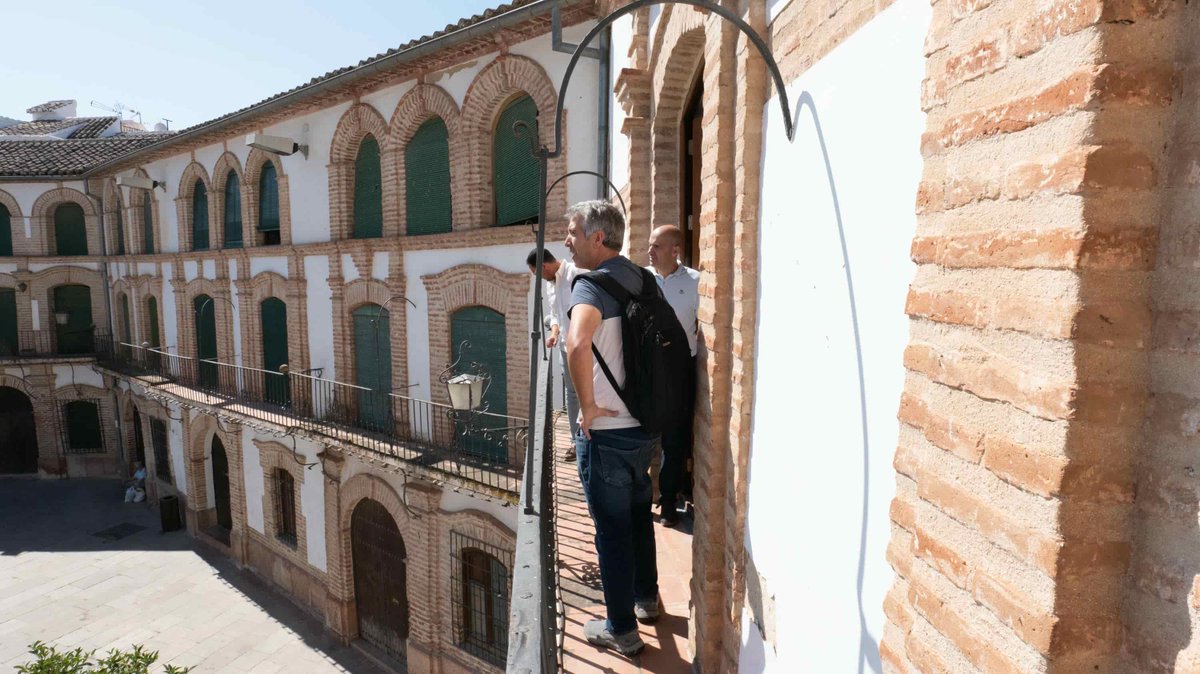 #Fomento 💡 El <a href="/AyuntArchidona/">Ayunt Archidona</a> inicia la fase previa para el nuevo alumbrado ornamental de la Plaza Ochavada de Archidona, que se desarrolla de la mano de <a href="/FundIberdrolaES/">Fundación Iberdrola España</a> con una inversión de 200.000 euros
ℹ️ 👇
claveeconomica.es/noticias/archi…