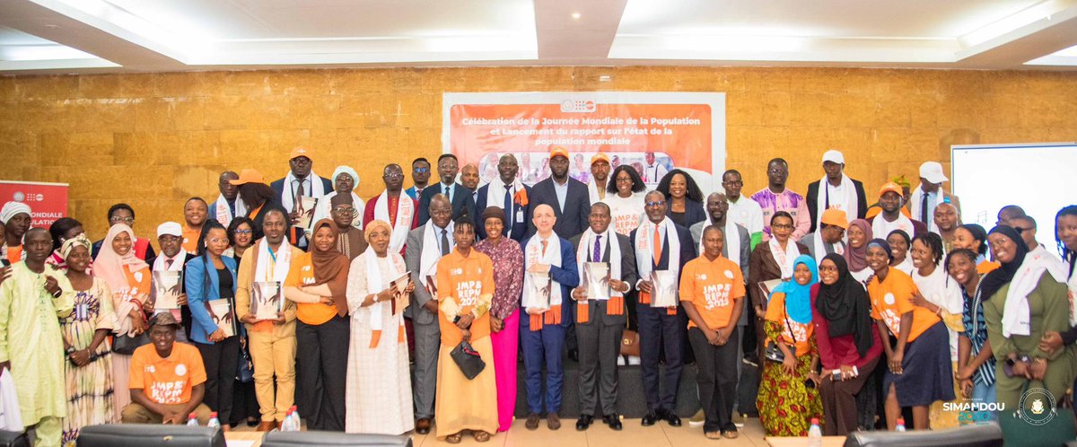 🇬🇳 La Guinée a célébré en différé la #JournéeMondialeDeLaPopulation 2025. L’événement, marqué par le lancement du Rapport sur l’état de la population mondiale, a réuni autorités, partenaires et agences onusiennes à Conakry.
👉 lnkd.in/ecd9ZiHe