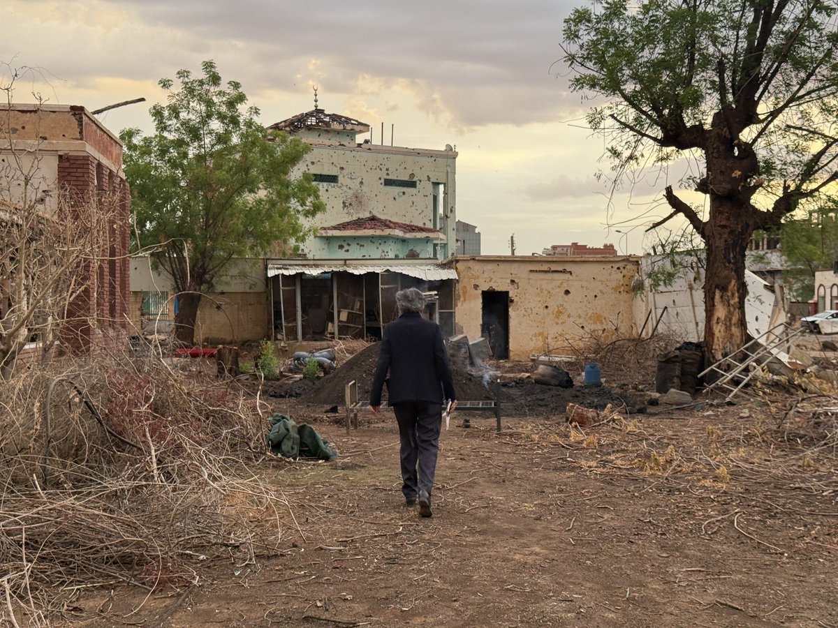 Bernard-Henri Lévy (@bhl) on Twitter photo Retour du #Soudan. 150 000 morts. 12 millions de déplacés. Une famine confirmée par toutes les ONG. Et personne pour s’en soucier. Personne pour se mobiliser. Personne, ou presque, pour dire l’horreur. Mon reportage, demain, dans <a href="/ParisMatch/">Paris Match</a> :
«Soudan, le massacre oublié» Retour du #Soudan. 150 000 morts. 12 millions de déplacés. Une famine confirmée par toutes les ONG. Et personne pour s’en soucier. Personne pour se mobiliser. Personne, ou presque, pour dire l’horreur. Mon reportage, demain, dans <a href="/ParisMatch/">Paris Match</a> :
«Soudan, le massacre oublié»