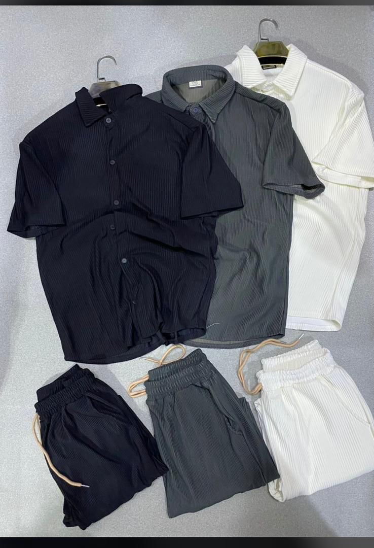 Simple , ready and available responsible outfit available 

From xl-4xl  you good to go

15k.

.