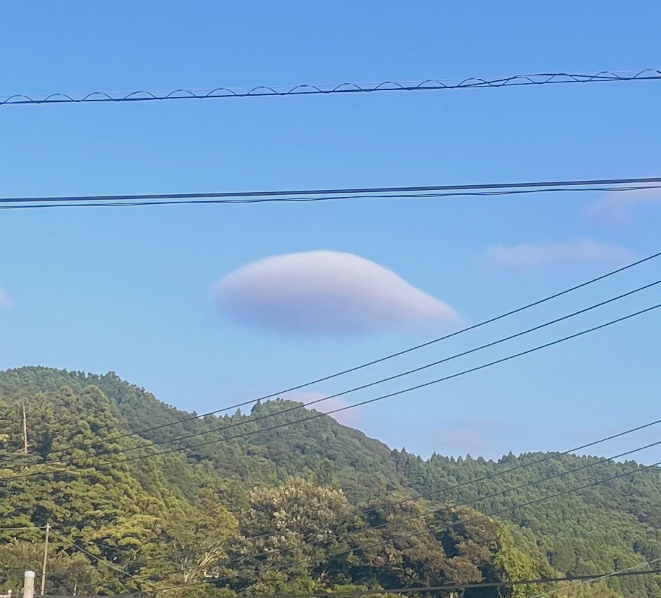 PROV_XVI_III's tweet photo. かわいい雲あった https://t.co/jPKRWwE4U2