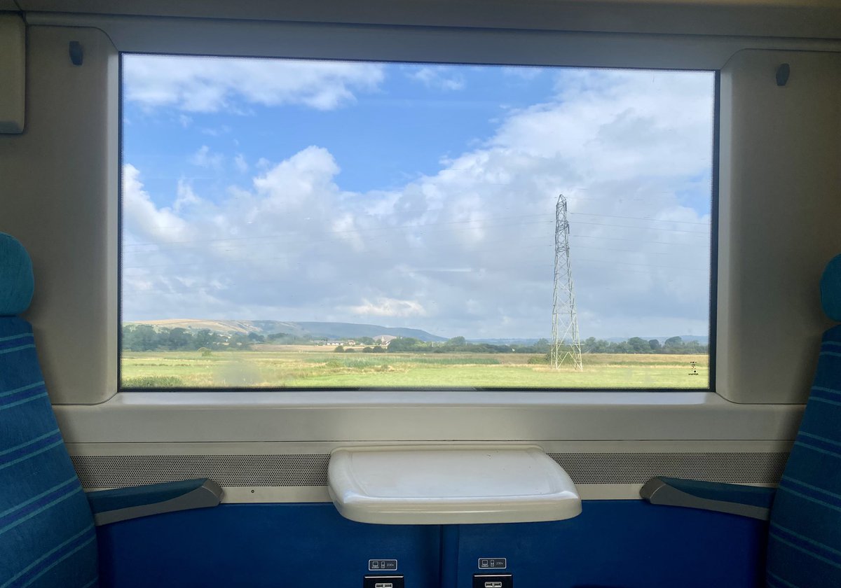 OntheTrains tweet media