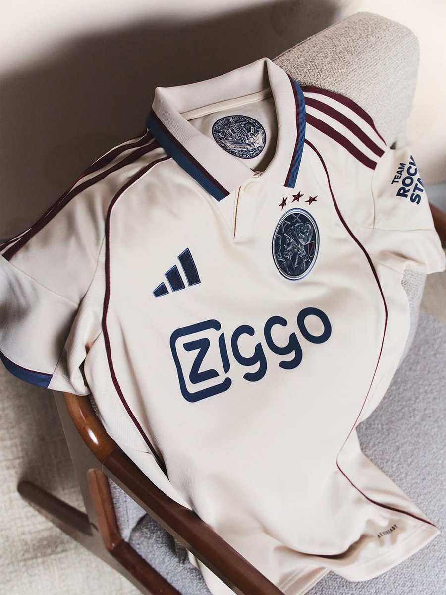 The Ajax 2025 third kit

What do you think?