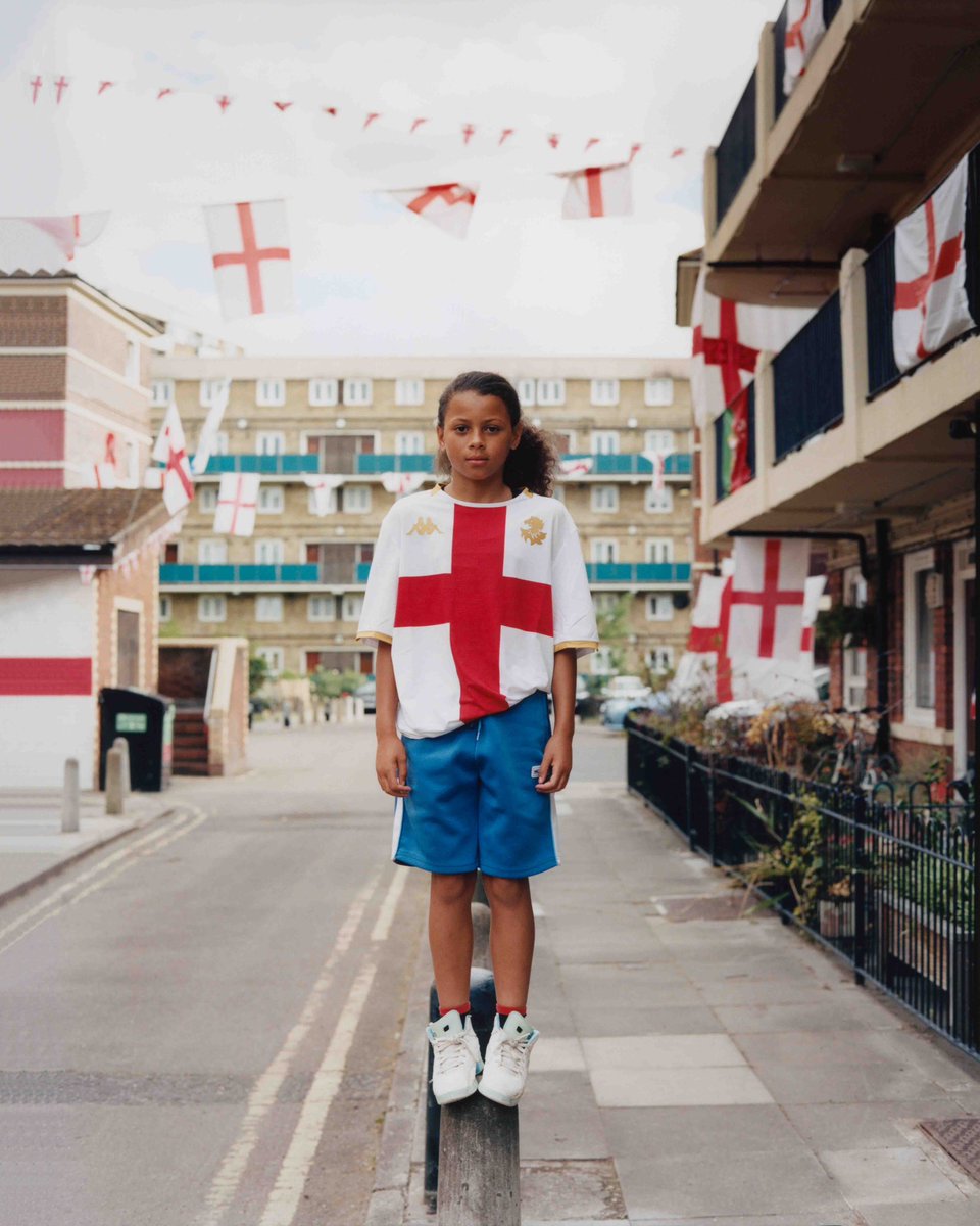 🏴󠁧󠁢󠁥󠁮󠁧󠁿 From Genoa to London, the red cross on white.

👕 The Kombat Genoa Away 2025/26 celebrates the roots of football.

🏠 It’s coming home. Where it all began. 

Acquistala ora 👉 shorturl.at/xPIMP