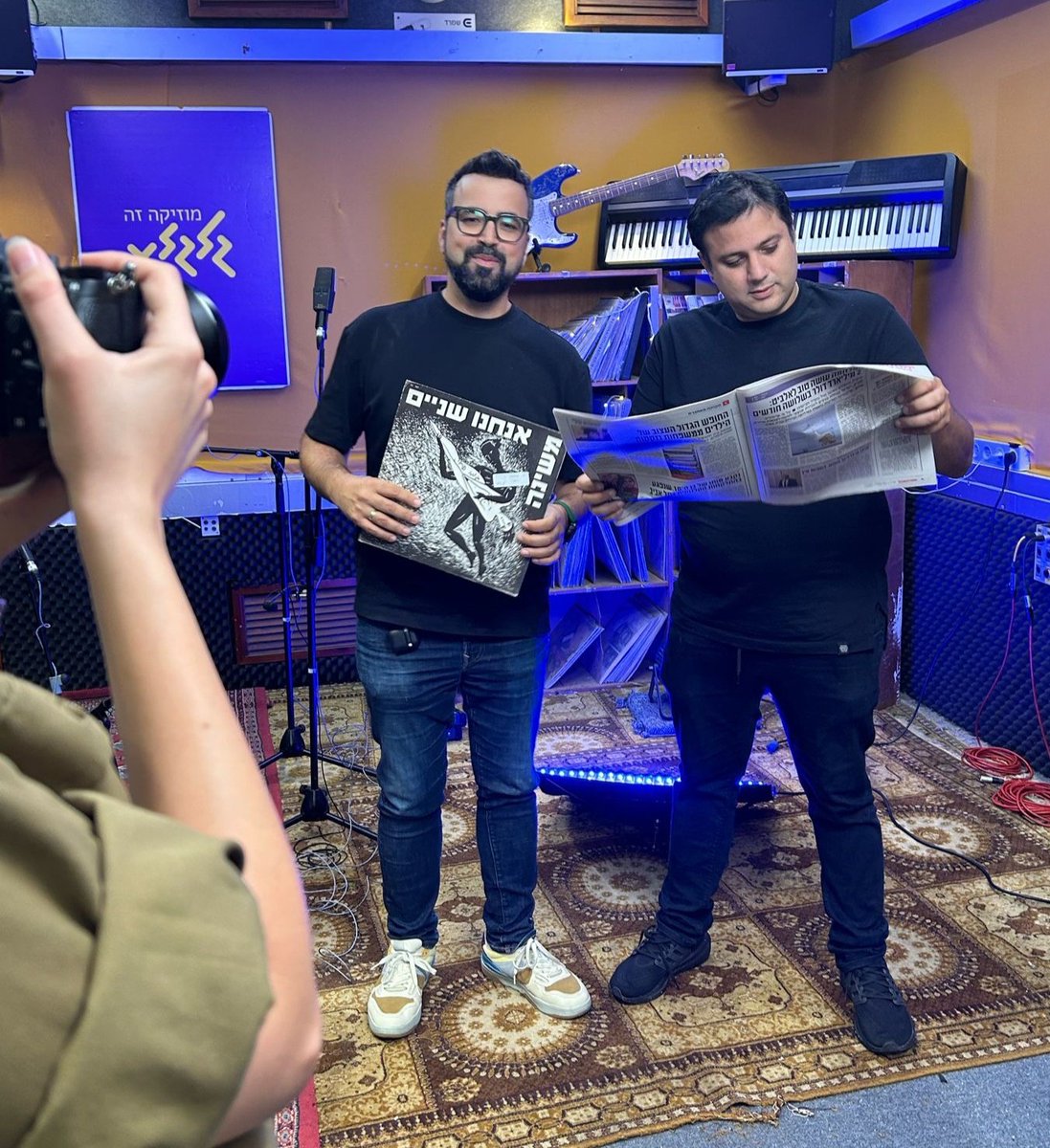 תודה ליותר מ-300,000! המאזינים של #ספי_ויניר שמצטרפים אלינו כל בוקר גם כשקשה, מעריכים מאוד את הנאמנות שלכם וברוכים הבאים למצטרפים החדשים הרבים.
נמשיך לעשות את הרדיו הכי טוב שאנחנו יודעים מדי בוקר, עבורכם.

תודה לעורך האגדי שלנו: ישי (יאש) הולנדר ולמפיקים שקד סלע ועמרי לזרוב.