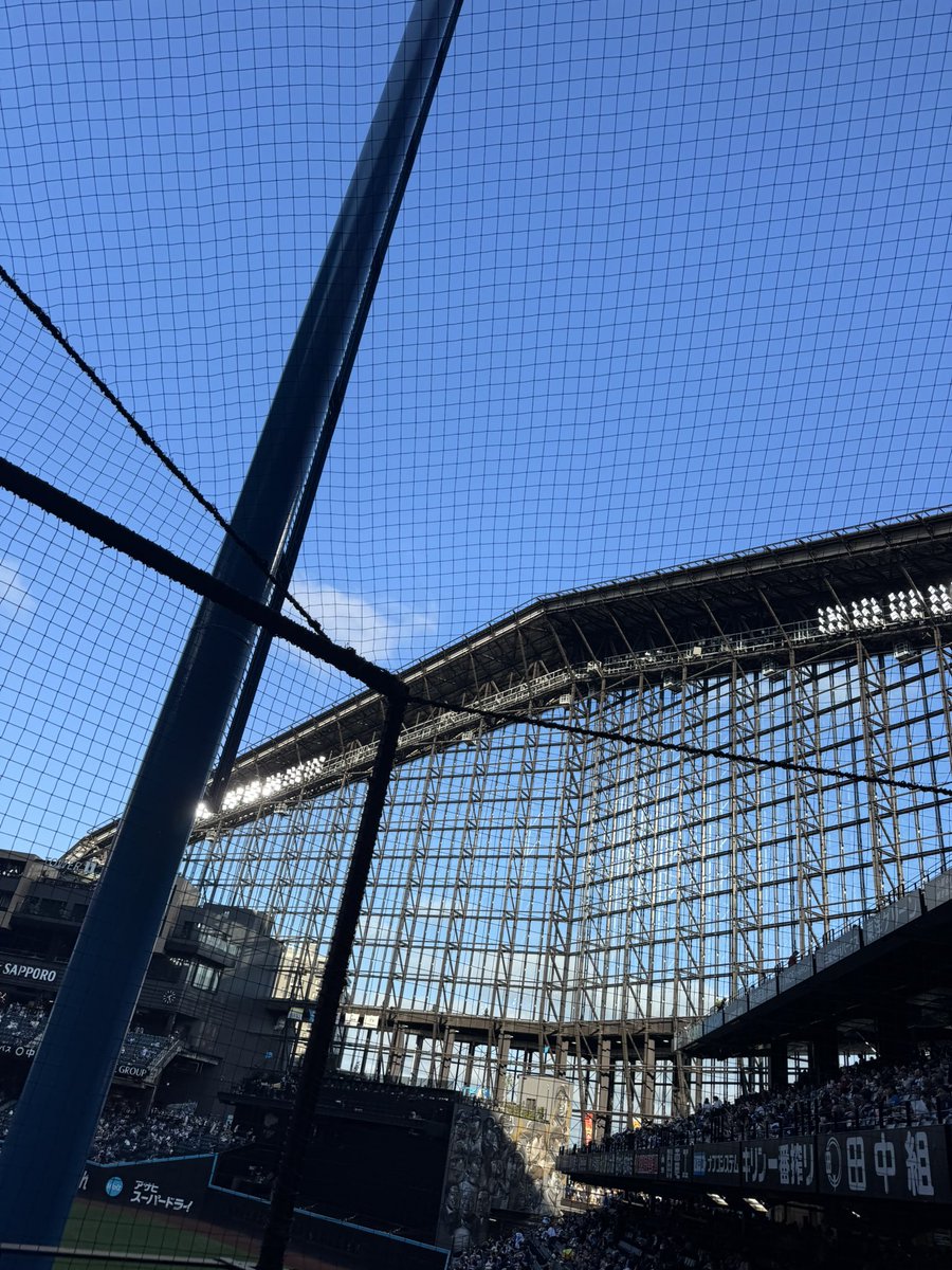 Imanari_r's tweet image. 今日は屋根開いてます😊
風がめっちゃ気持ちいい〜
解説させていただきます‼️
#北海道日本ハムファイターズ
#GAORA
#パリーグ