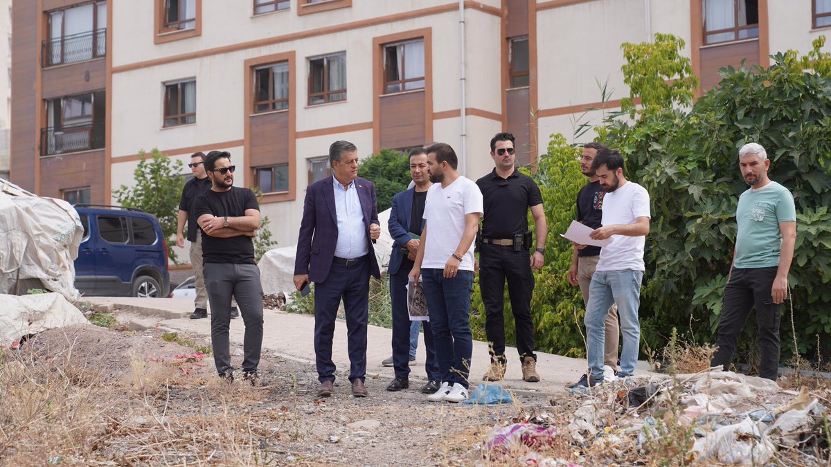 Belediye Başkanımız Sayın Mehmet Yarka, Dicle Mahallesi’nde eski Orman İşletme Müdürlüğü alanında yapılması planlanan okul projesi sahasında incelemelerde bulundu, proje detaylarına ilişkin teknik ekiplerden bilgi alındı.