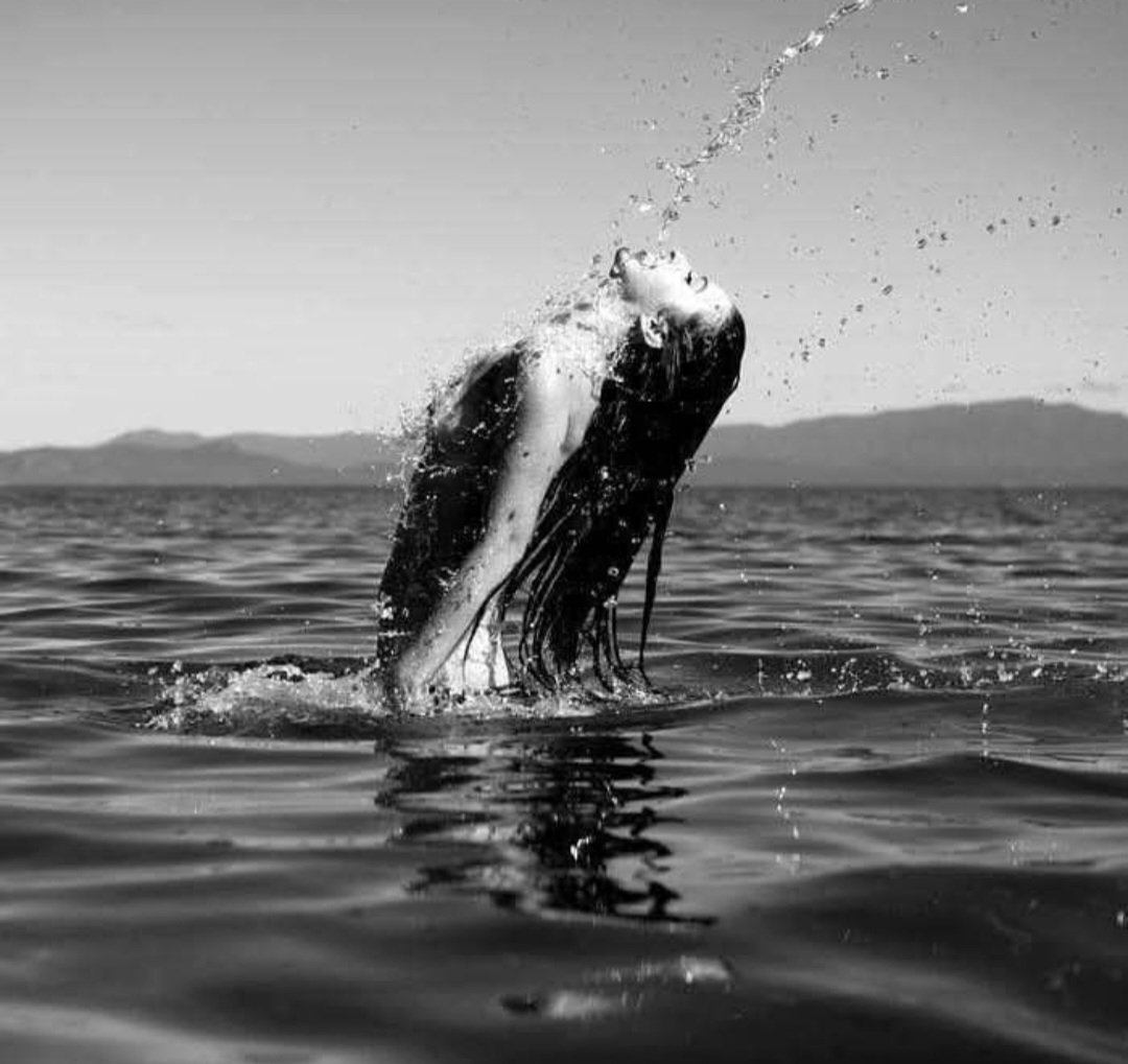 "Juzgaríamos con más certeza a una persona más por lo que sueña que por lo que piensa" 
Victor Hugo