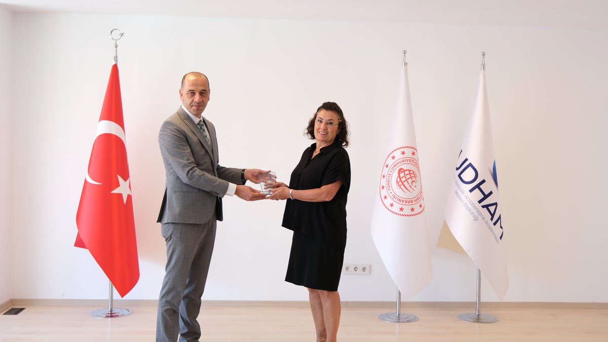 UDHAM Başkanlığında 10. Yıl ve PMP Sertifikası Tebriki 🎉

Başkanlığımızda 10. hizmet yılını tamamlayan ve Project Management Professional (PMP) eğitimini başarıyla tamamlayarak lisans almaya hak kazanan çalışma arkadaşlarımız için bir ödül ve tebrik töreni gerçekleştirdik.