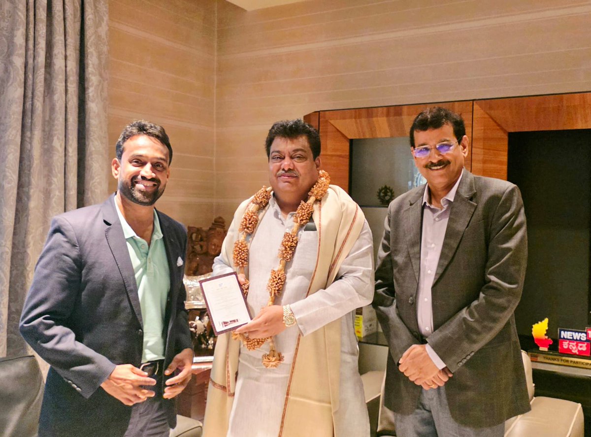 MBPatil's tweet image. Driving Innovation Forward: SAP’s New 41-Acre Campus in Devanahalli

Senior leaders from #SAPLabs visited my residence in Bengaluru today to invite me for the inauguration of their new Innovation Park in Devanahalli on August 5.

The upcoming 41-acre campus will generate 4,200…