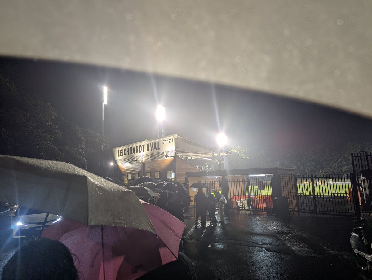 Praying the VIC A-League teams go 3 for 3 for L's in the Aus Cup tonight #AustraliaCup