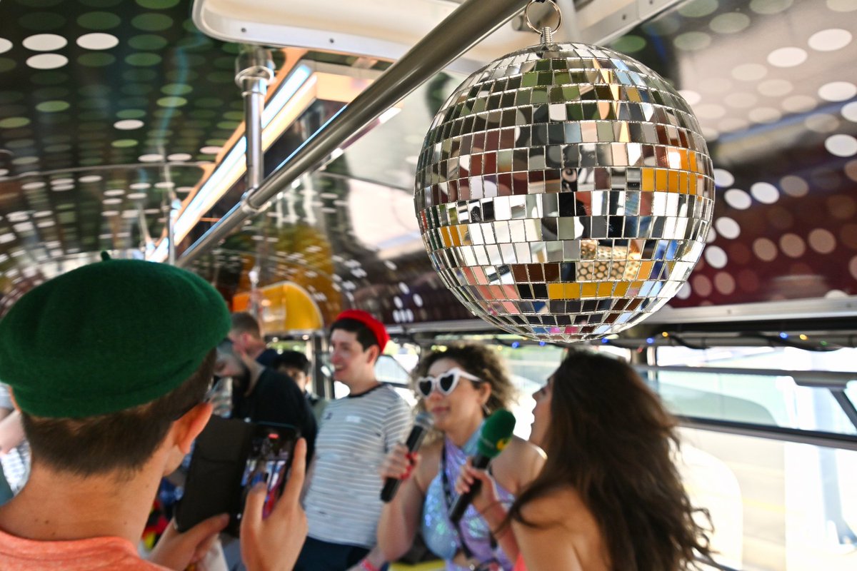 🤩 Das Karaoke-Drämmli kommt zurück – ab morgen Donnerstag gibt es Tickets! 🙌💚
 
Nach dem Grosserfolg beim ESC kommt unser Karaoke-Drämmli zurück: Am Abend des 15. August («Em Bebbi sy Jazz») feiert das Drämmli sein Comeback! 💃🏼🕺🏻🪩🎶

Mehr Infos: bvb.ch 💚🙌🤩