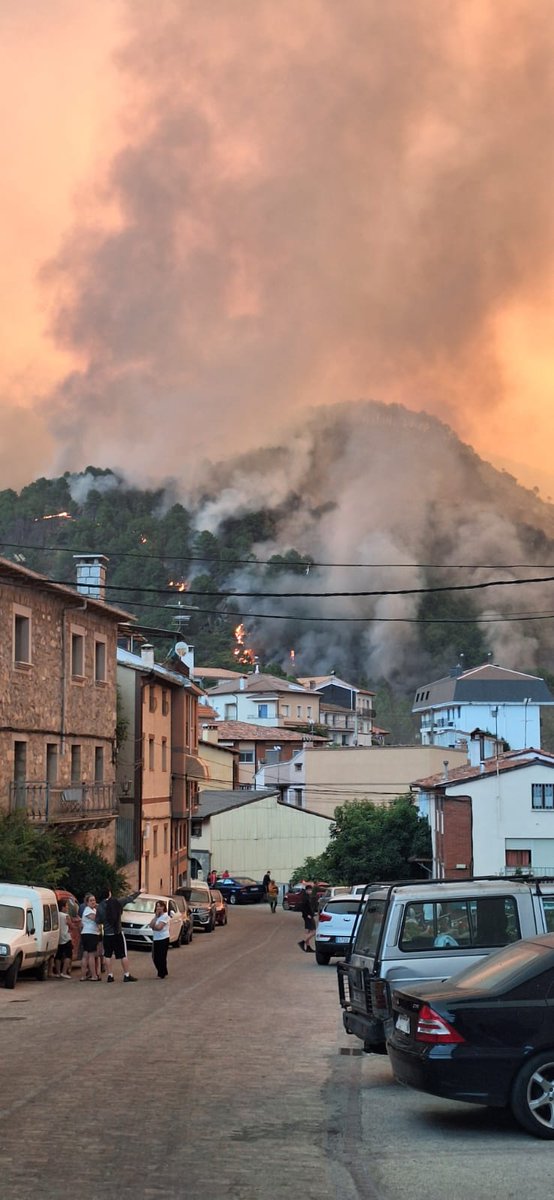 ⏰10:30h 🔥#IFCuevasdelValle
💔 La imagen que nunca queremos ver. Desde El Arenal este es el  panorama ahora mismo. #Ávila